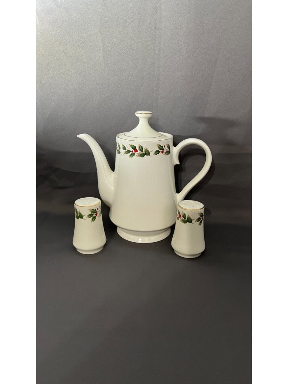 Holiday-Themed Porcelain Coffee Pot & Salt & Pepper Shakers Set With Holly Desig